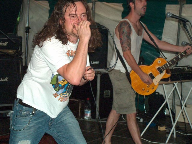 ./20030802_Paranoiacs_Zoersel_DeNon/30.jpg