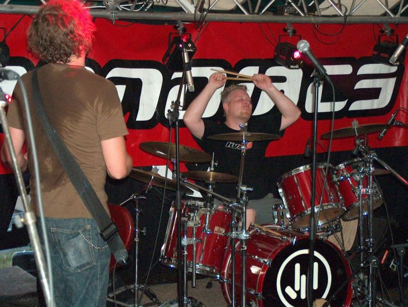 ./20030802_Paranoiacs_Zoersel_DeNon/35.jpg