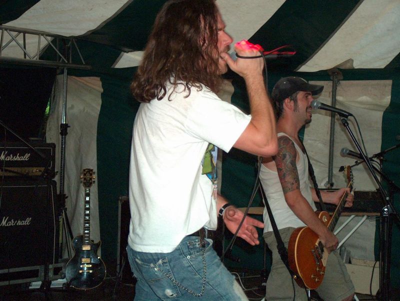 ./20030802_Paranoiacs_Zoersel_DeNon/38.jpg